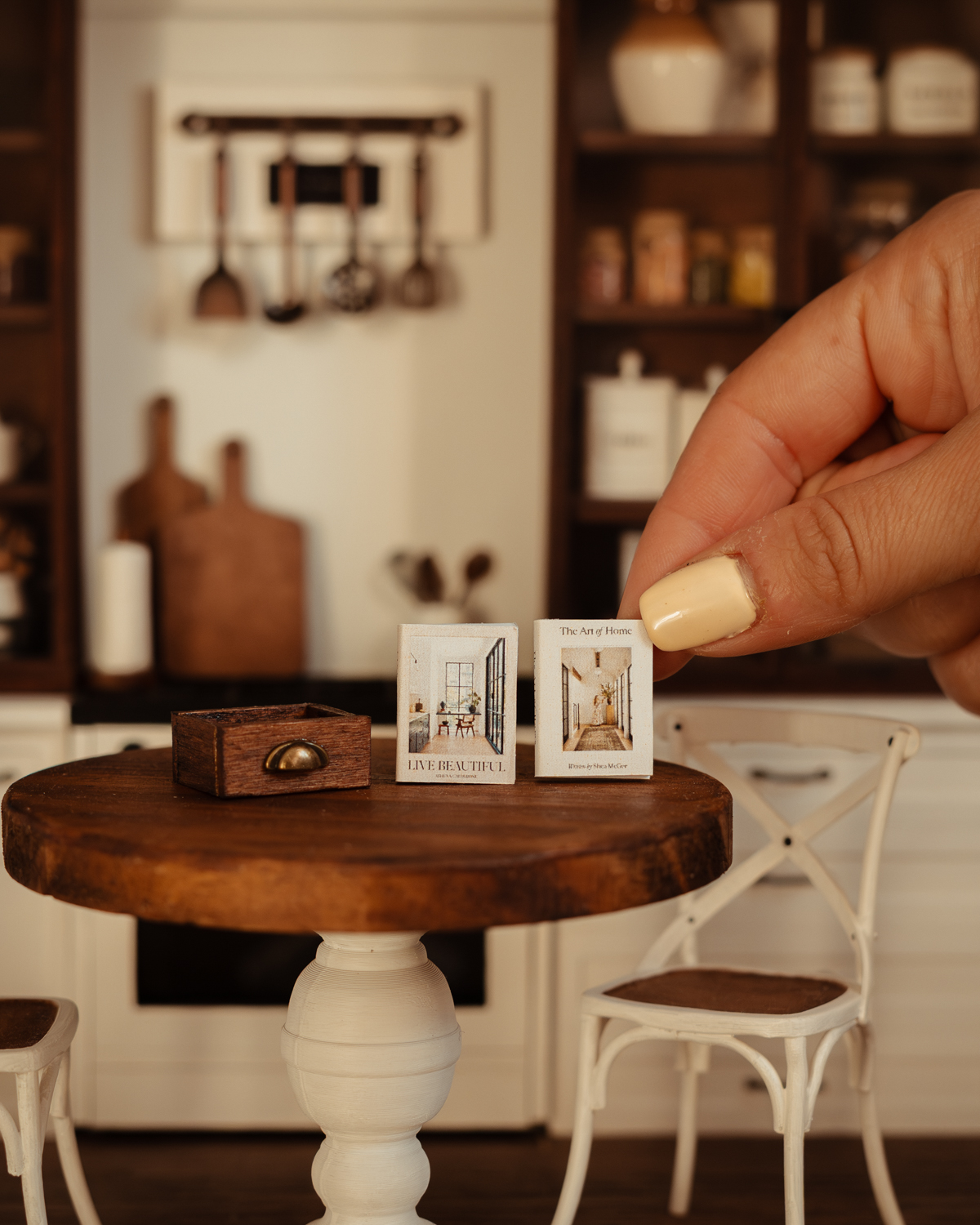 Cajón de madera con libros de farmhouse - Imagen 2