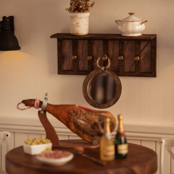 Perchero de pared con estante