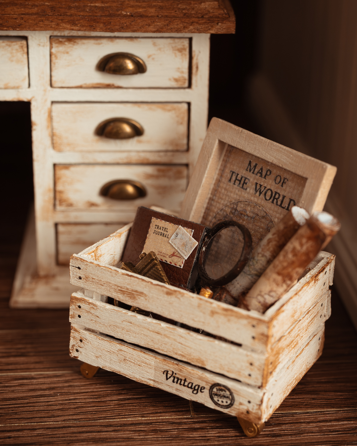 Caja de madera blanca con ruedas - Imagen 4